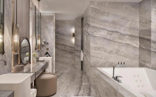 Intercontinental Zhengzhou by IHG