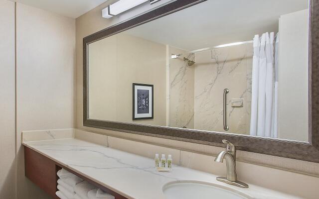 Holiday Inn University Plaza-Bowling Green by IHG