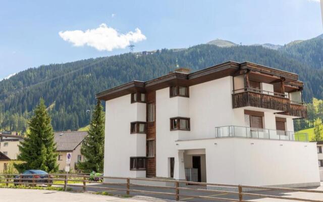 Agrimonia - 5,5-Zi Duplex Wohnung bis 9 Personen mit eigenem Garten
