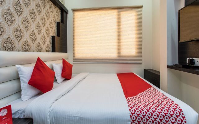 OYO 12128 Hotel Sajan Palace