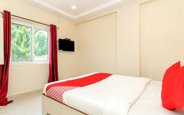 Royal Emirates Banjara by OYO Rooms