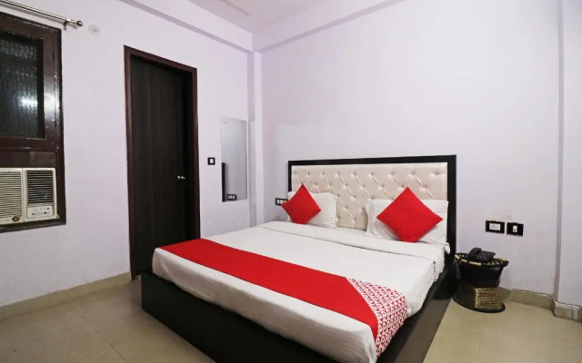 Queen Suites by OYO Rooms
