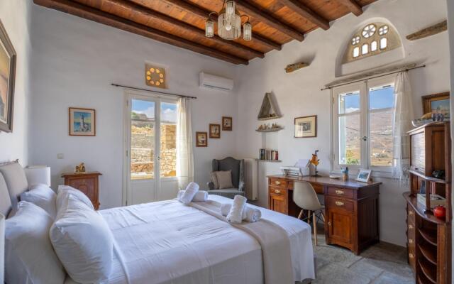 Maison Simone with private heated infinity pool & spectacular sea view