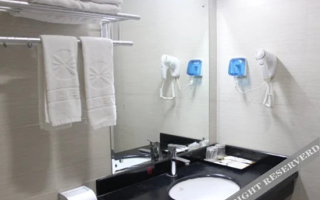 Zhaoyuan Business Hotel