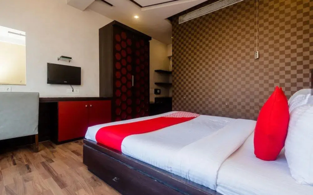 Hotel RR Suites - Near LODHA Xperia Mall