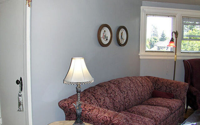 Agincourt Manor B&B Suites