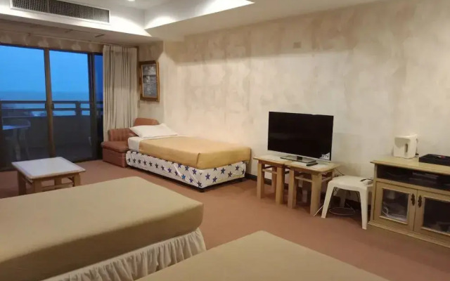 Cha-Am Grand Condotel by Frank