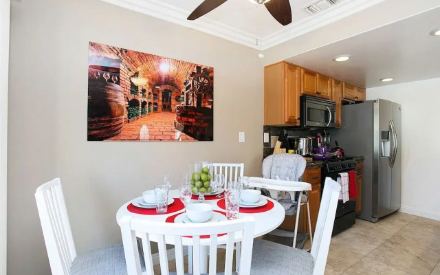 Multi-level 2br-fast Wifi-free Parking -cm-1