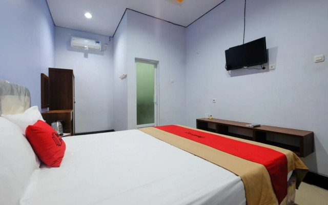 RedDoorz near Universitas Semarang