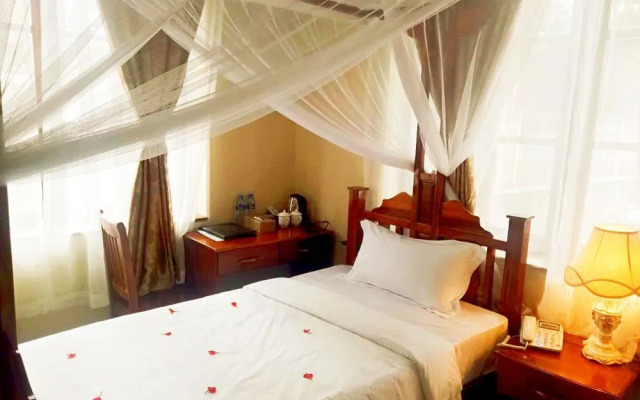 Red Sun Hotel