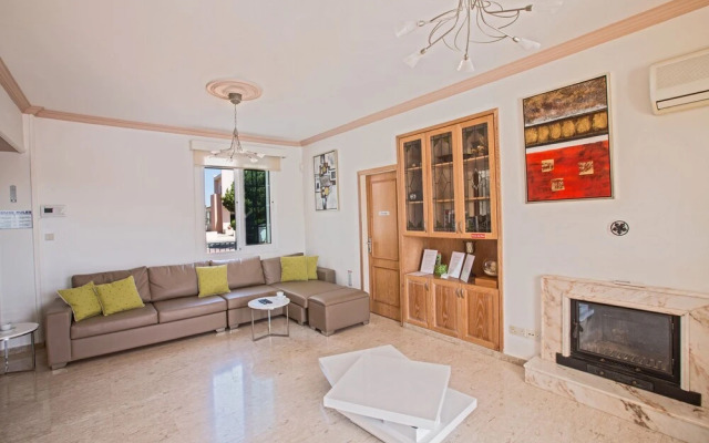 Papas Family Villa With Private Pool Wheelchair Accessible