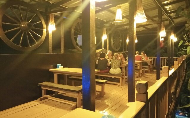 Dream House Guest House & Restaurant