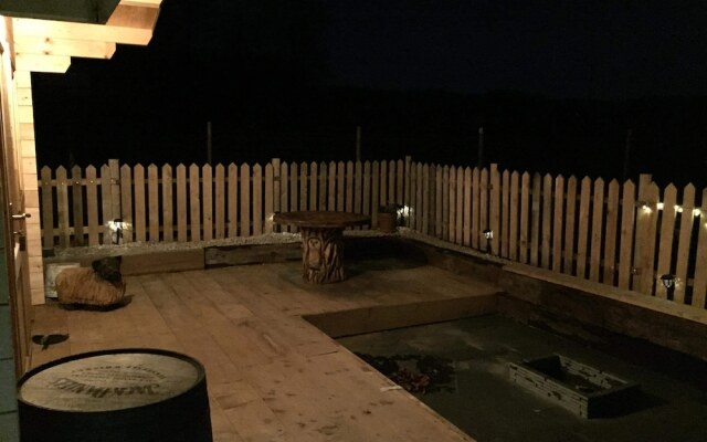 Cosy 1-bed Farm Stay Cabin