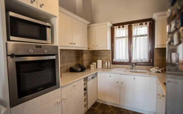 Villa House in Andros