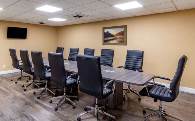 Best Western Plus Lake Front Hotel