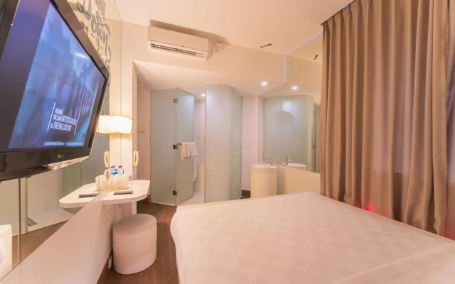 J Icon Hip Hotel