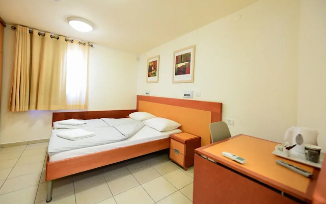 Hi Arad Hostel