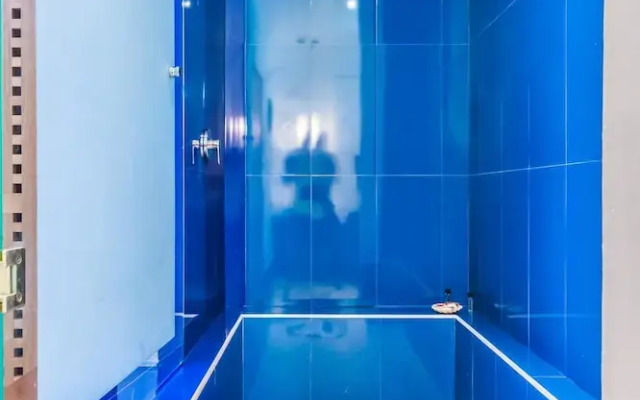 Deep Blue Condos - 302