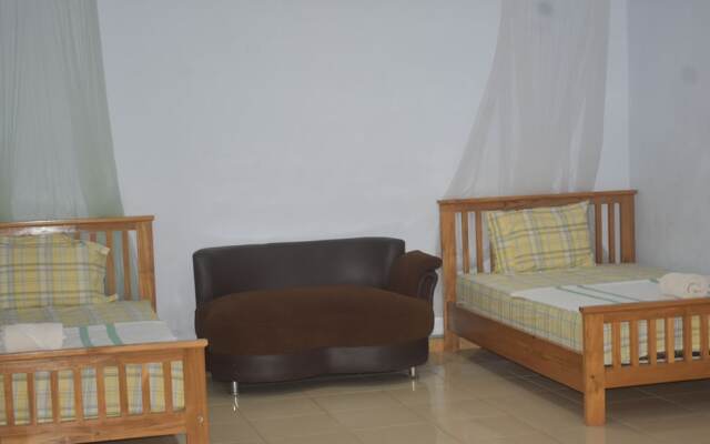 Del Mar Home Stay and Cafe