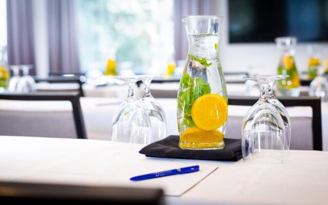 Delta Hotels by Marriott Whistler Village Suites