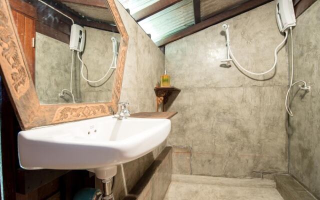 Boon Home Stay Arts and Crafts