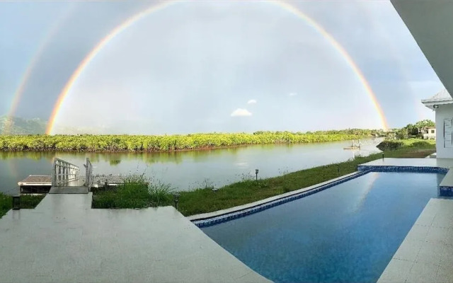 Lake Side Deluxe Villa