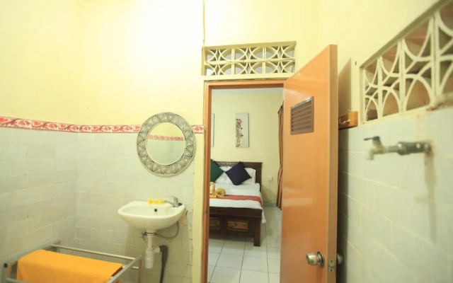 Liang House and Hostel