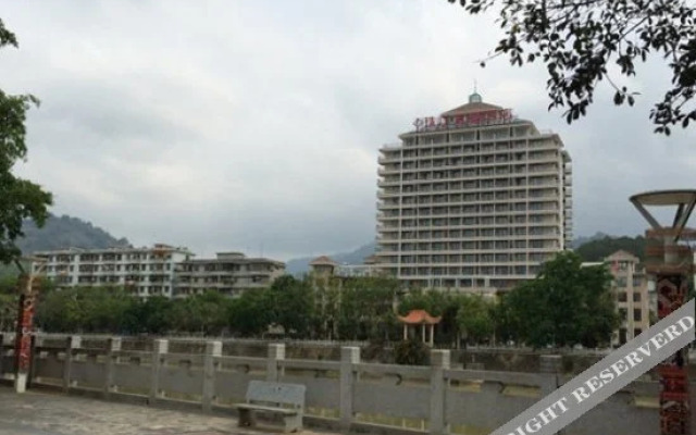 Zhujiang Crystal Hotel