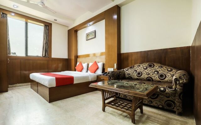 Oyo 43670 Hotel Apra Deluxe