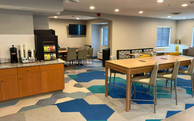 Microtel Inn & Suites by Wyndham Denver Airport