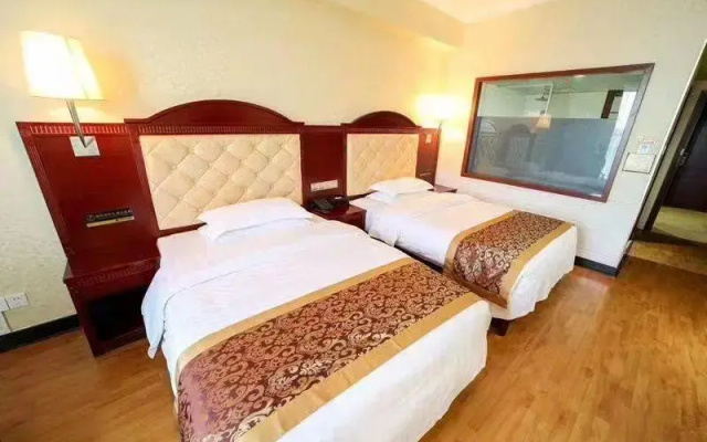Bobai Baolilai Hotel