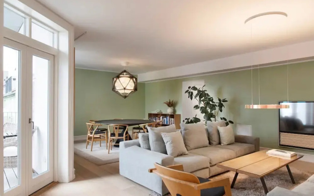 Dinesen Collection Condo by Royal Theatre