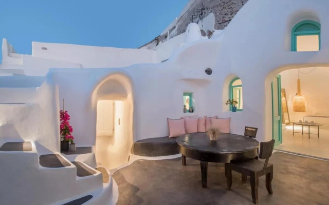 Two Bedroom Villa With Private Indoor Cave Pool