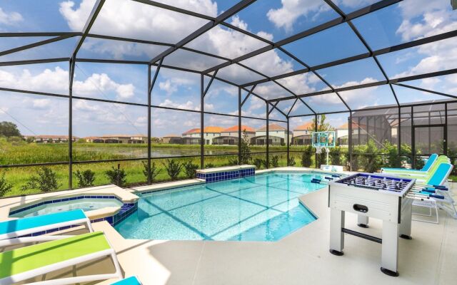 St012v: 10 Bed, Dinosaurs, Minions