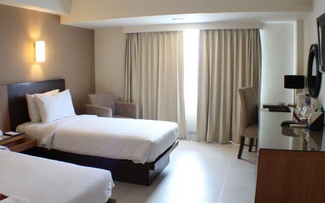 Hotel Santika Pandegiling Surabaya