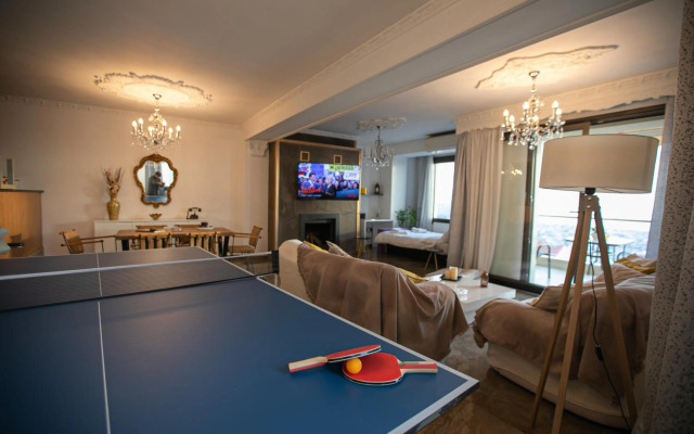 Stunning city view apt & parking space at Old town