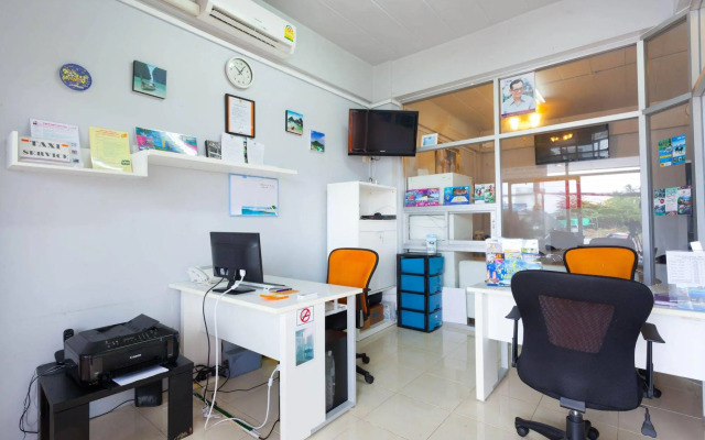 Luna Guesthouse and Travel