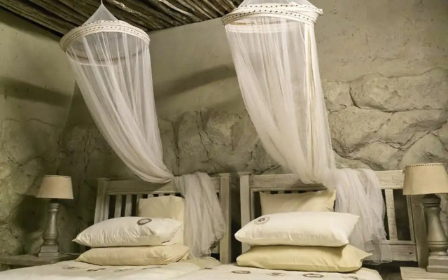 Thulani Game Lodge And Eco Estate