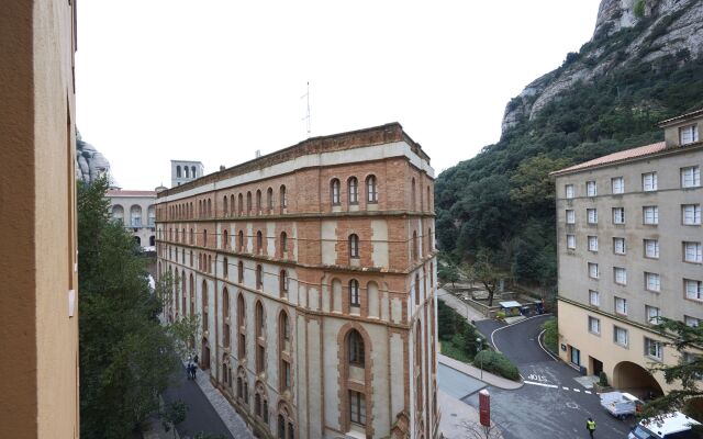 Apartamentos Montserrat Abat Marcet