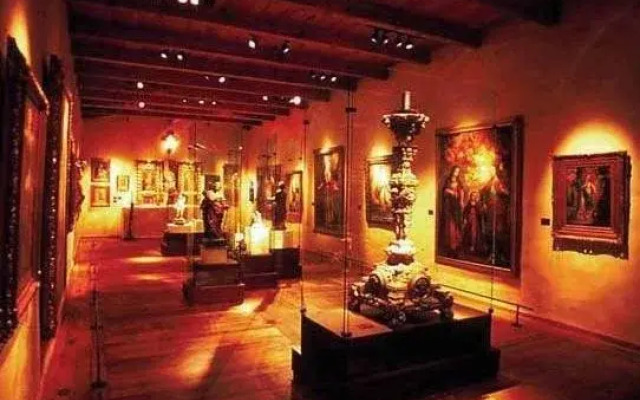 Hotel Parador Museo Santa María