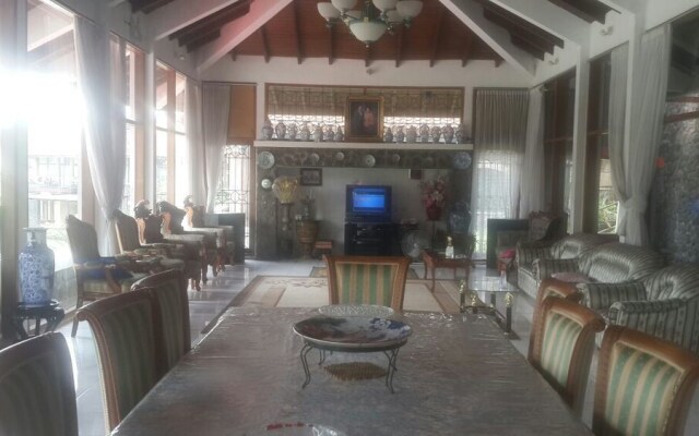 Villa Bukit Danau