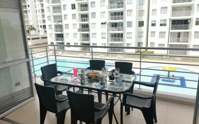 Hermoso apartamento con piscina (alberca).