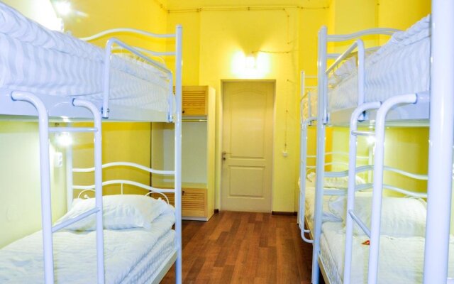 Garis FACTORY - Hostel