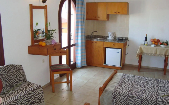 Arkadi Apartments