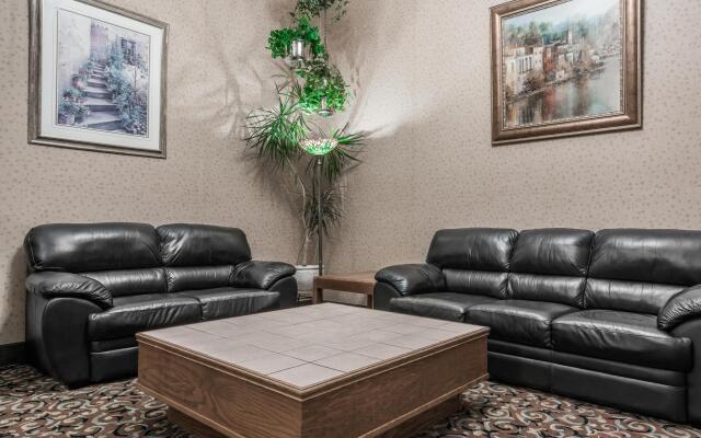 Days Inn & Suites by Wyndham Wausau