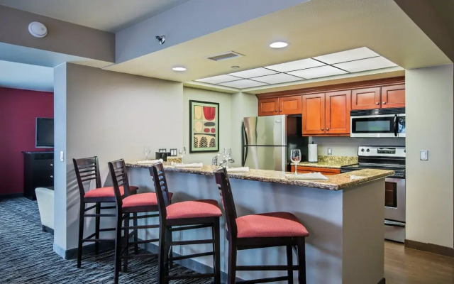 DoubleTree by Hilton Fullerton