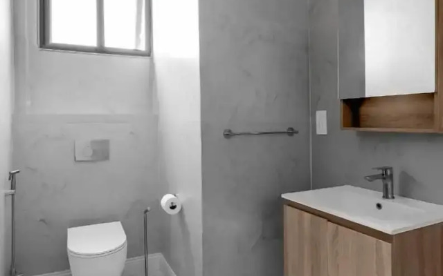 Four-Two Africa Lane Luxury Apartment