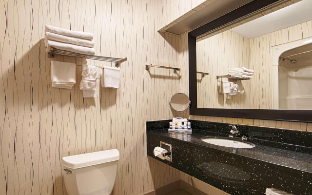 Best Western Plus Travel Hotel Toronto Airport