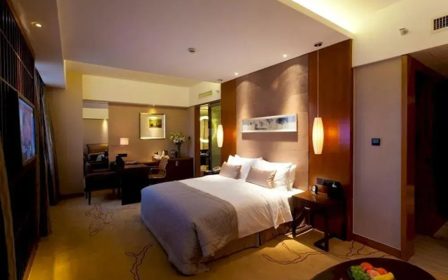 Qingdao Celebrity Hotel