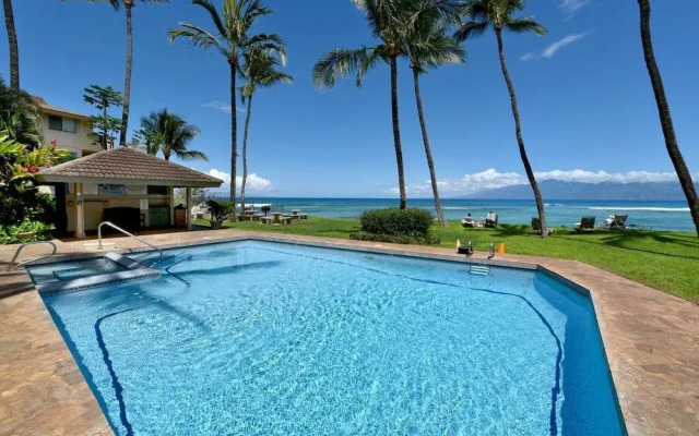 Hale Mahina B401 by RedAwning